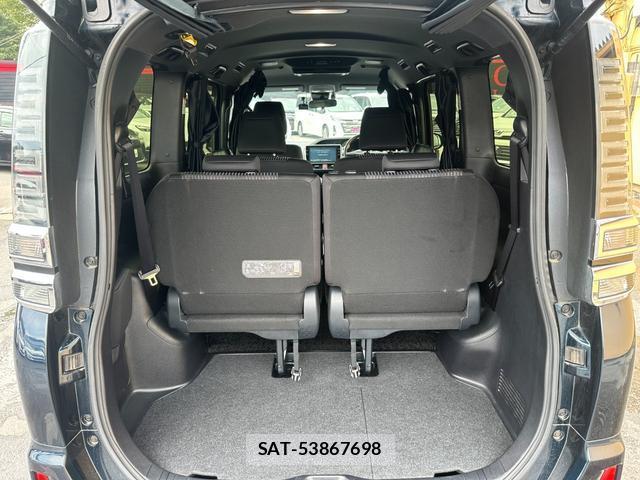 Toyota VOXY 2017-12 8726460-15