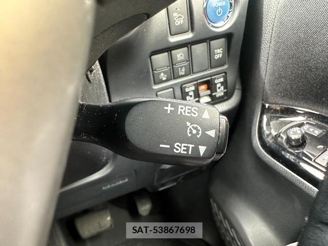 Toyota VOXY 2017-12 8726460-5