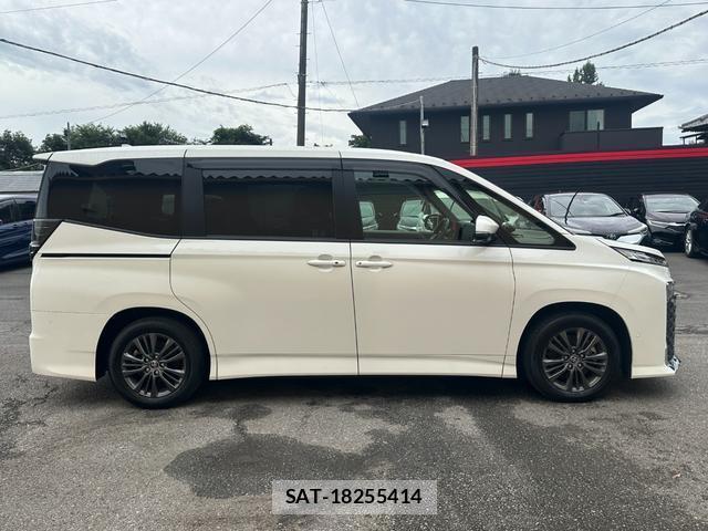 Toyota VOXY 2024-02 8726465-18