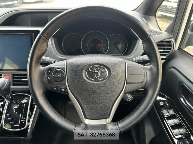 Toyota VOXY 2019-07 8726466-10