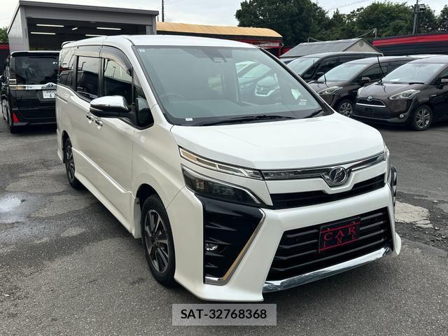 Toyota VOXY 2019-07 8726466-17