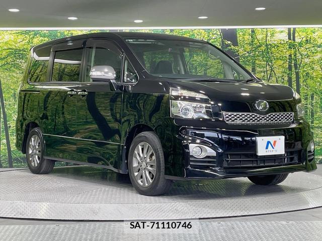 Toyota VOXY 2010-11 8726526-16