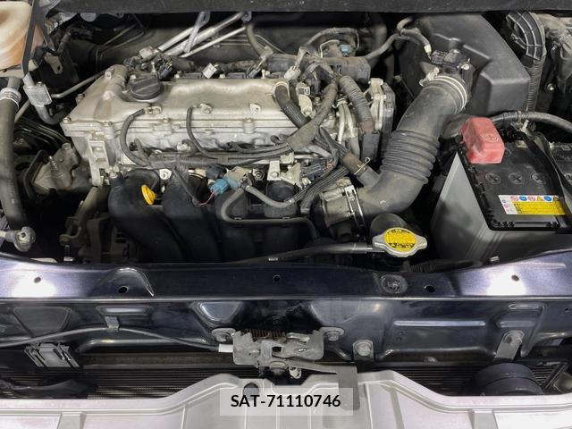 Toyota VOXY 2010-11 8726526-18