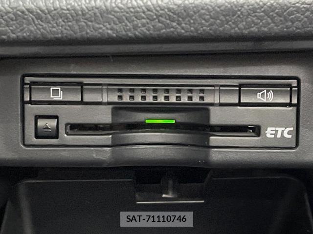 Toyota VOXY 2010-11 8726526-6