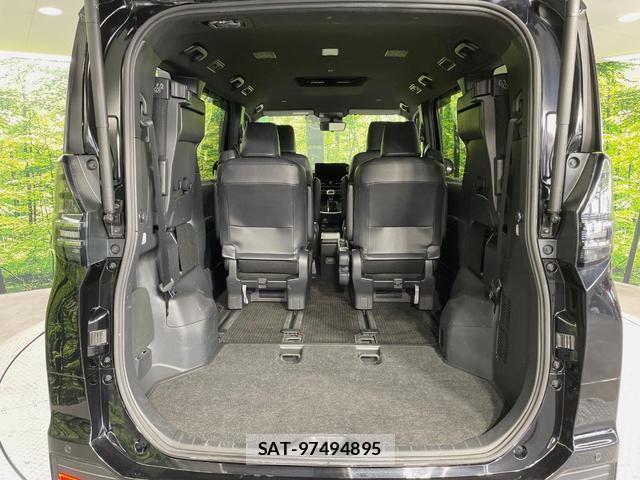 Toyota VOXY 2023-07 8726548-10
