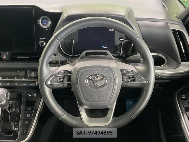 Toyota VOXY 2023-07 8726548-11