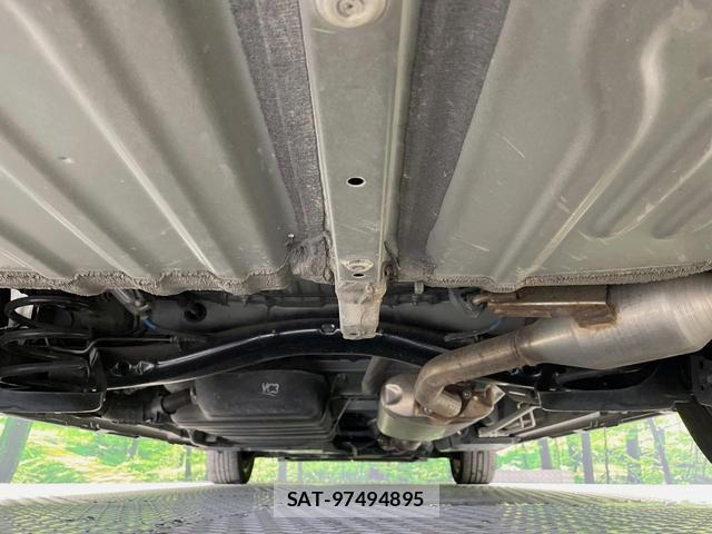 Toyota VOXY 2023-07 8726548-19