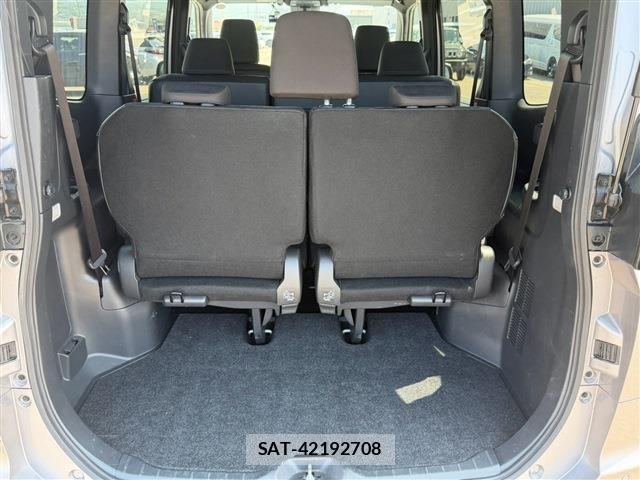 Toyota VOXY 2023-07 8726563-16