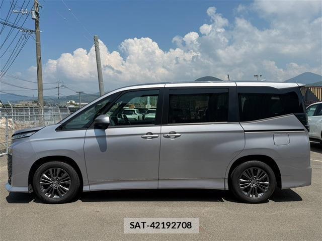 Toyota VOXY 2023-07 8726563-8