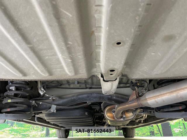 Toyota VOXY 2018-01 8726724-18
