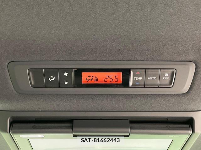 Toyota VOXY 2018-01 8726724-6