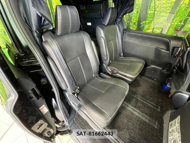 Toyota VOXY 2018-01 8726724-8