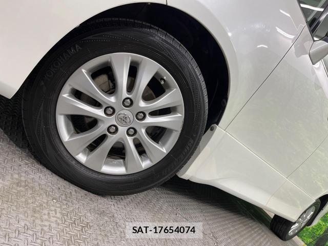 Toyota VOXY 2010-08 8726737-11