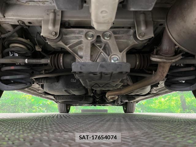Toyota VOXY 2010-08 8726737-18