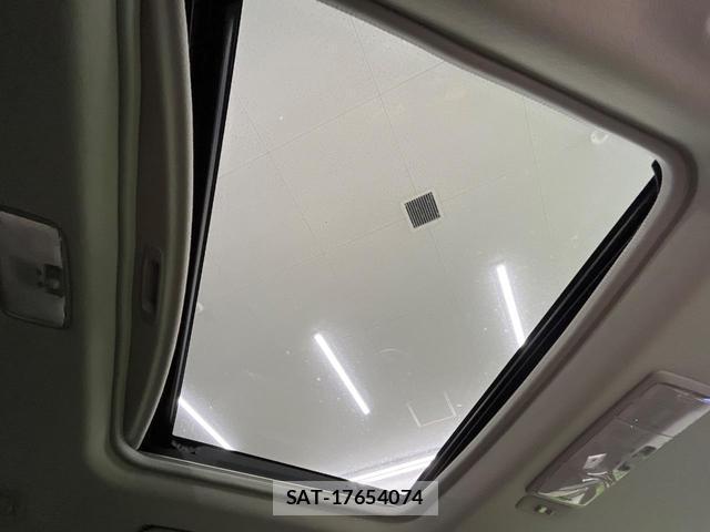 Toyota VOXY 2010-08 8726737-4