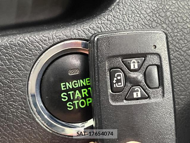 Toyota VOXY 2010-08 8726737-5
