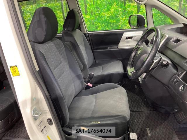 Toyota VOXY 2010-08 8726737-6