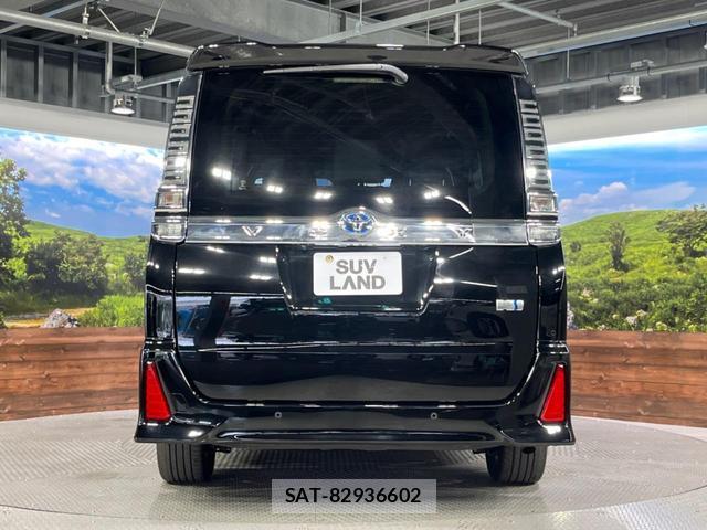 Toyota VOXY 2021-07 8726756-16
