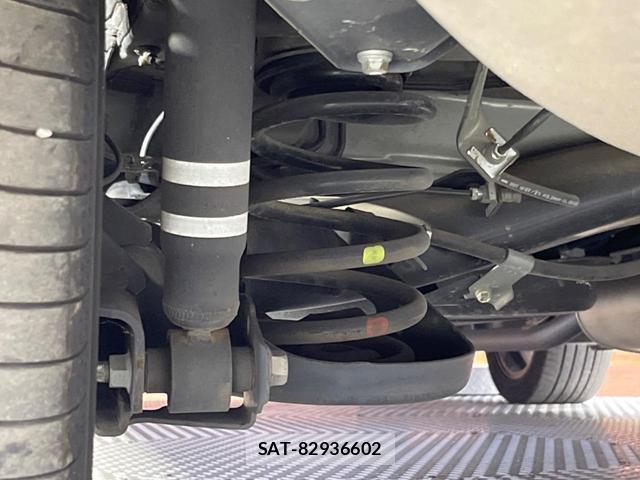 Toyota VOXY 2021-07 8726756-19