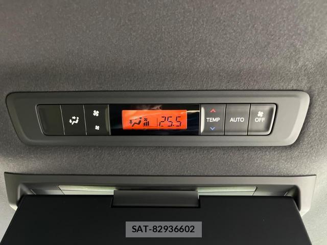 Toyota VOXY 2021-07 8726756-7