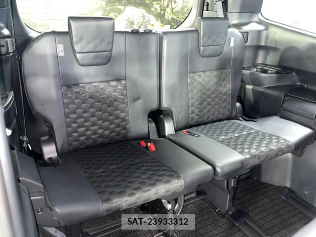 Toyota VOXY 2024-09 8726760-10