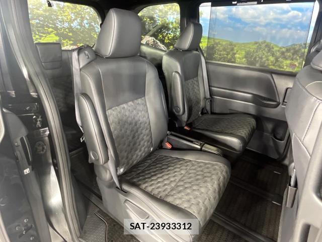 Toyota VOXY 2024-09 8726760-9