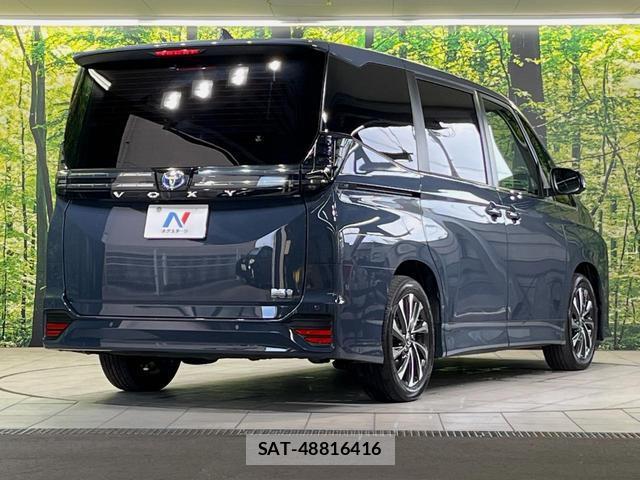 Toyota VOXY 2024-02 8726814-16