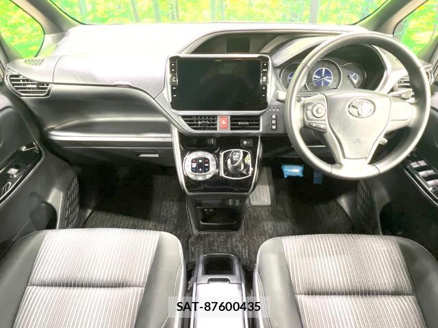 Toyota VOXY 2018-03 8726939-1