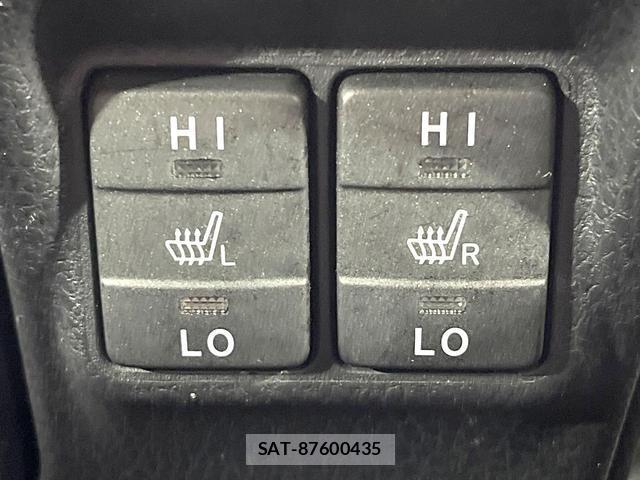 Toyota VOXY 2018-03 8726939-5