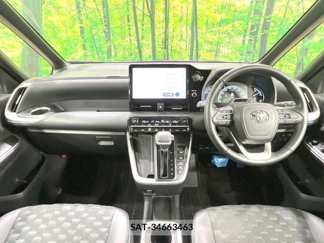 Toyota VOXY 2023-10 8726941-1
