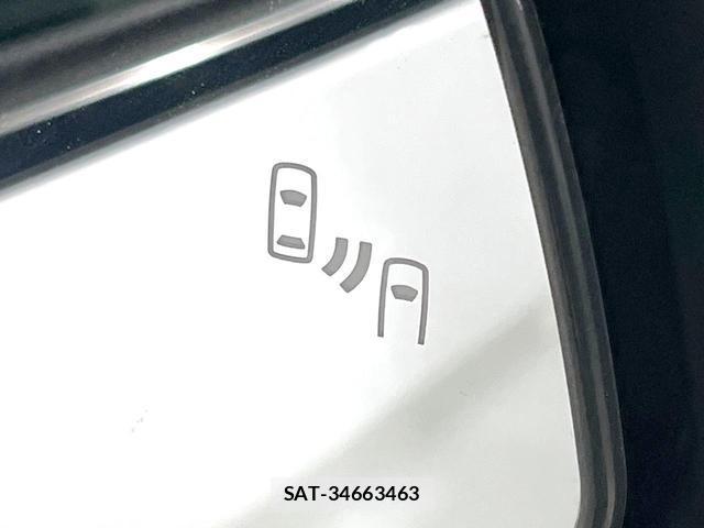 Toyota VOXY 2023-10 8726941-4