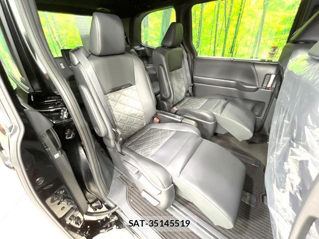 Toyota VOXY 2026-07 8726943-8