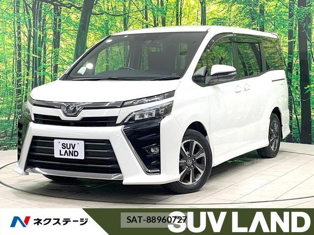 Toyota VOXY 2017-11 8726950-0