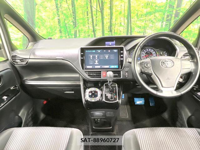 Toyota VOXY 2017-11 8726950-1