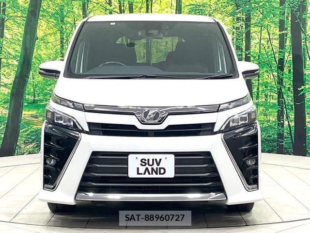 Toyota VOXY 2017-11 8726950-13