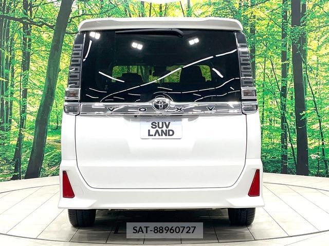 Toyota VOXY 2017-11 8726950-14