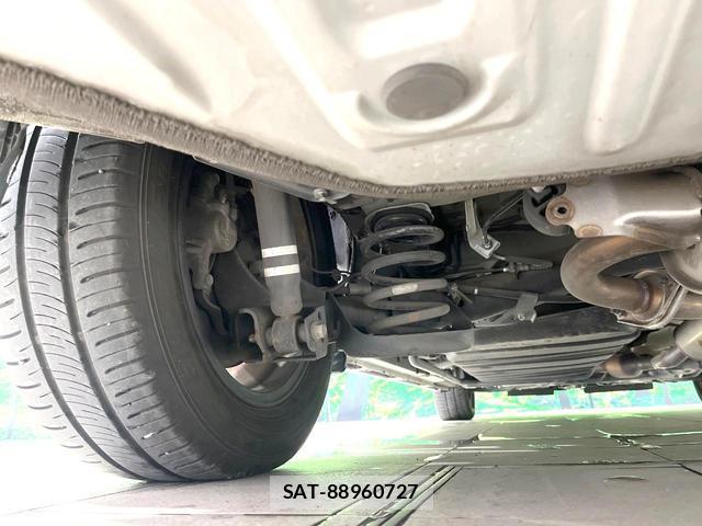 Toyota VOXY 2017-11 8726950-19