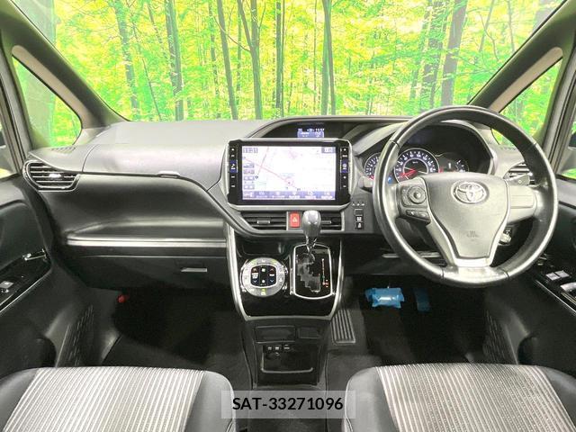 Toyota VOXY 2018-10 8726962-1