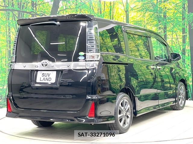 Toyota VOXY 2018-10 8726962-14