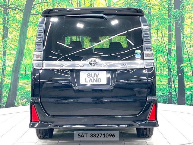 Toyota VOXY 2018-10 8726962-16