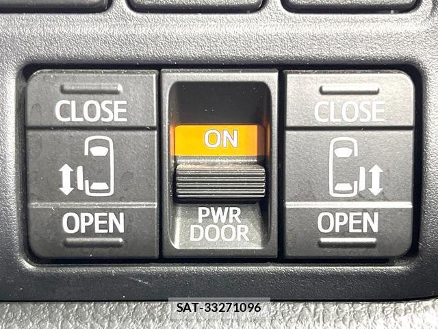 Toyota VOXY 2018-10 8726962-4