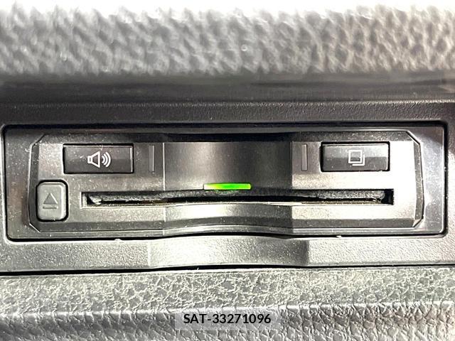 Toyota VOXY 2018-10 8726962-5