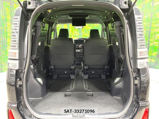 Toyota VOXY 2018-10 8726962-9