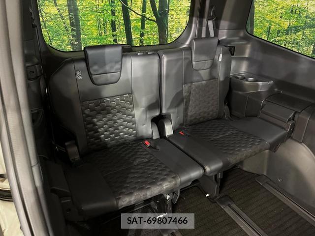 Toyota VOXY 2023-06 8726982-8