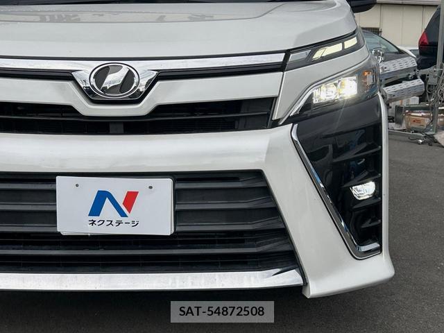 Toyota VOXY 2017-09 8727026-12