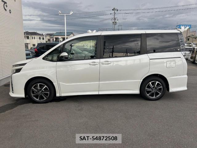 Toyota VOXY 2017-09 8727026-15