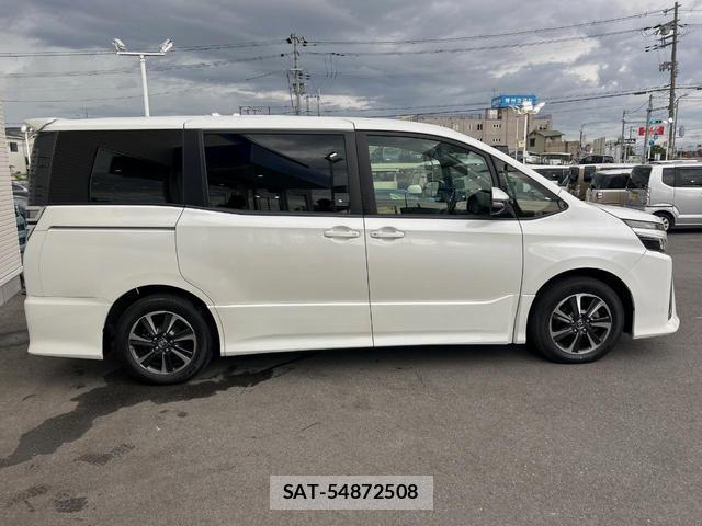Toyota VOXY 2017-09 8727026-16