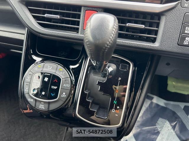 Toyota VOXY 2017-09 8727026-19