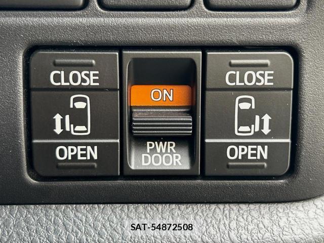 Toyota VOXY 2017-09 8727026-5