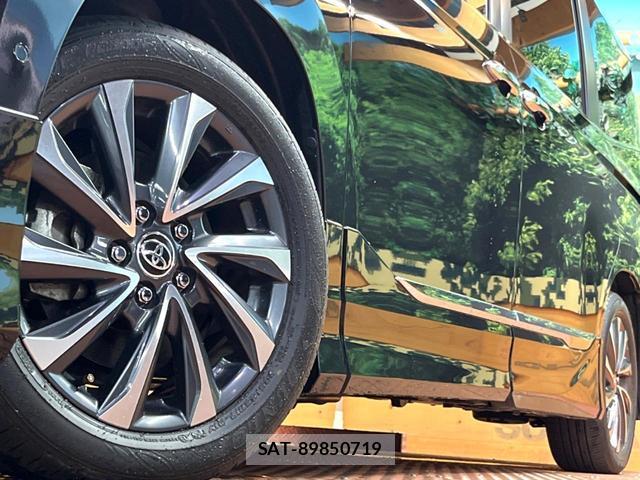 Toyota VOXY 2022-06 8727037-14